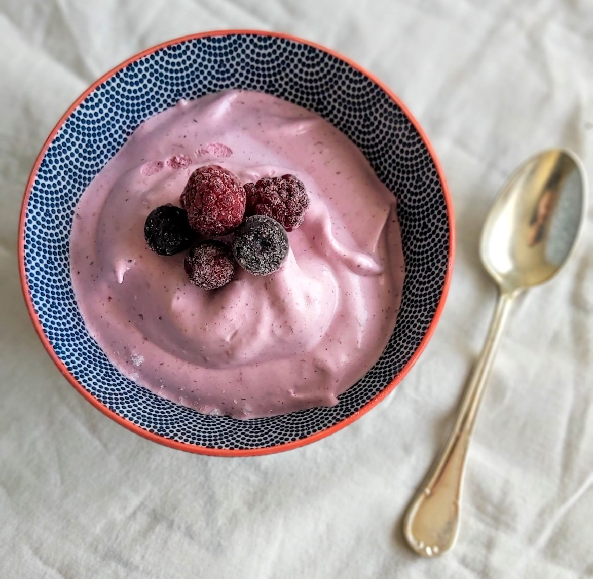 receta-facil-de-mousse-de-frutos-rojos
